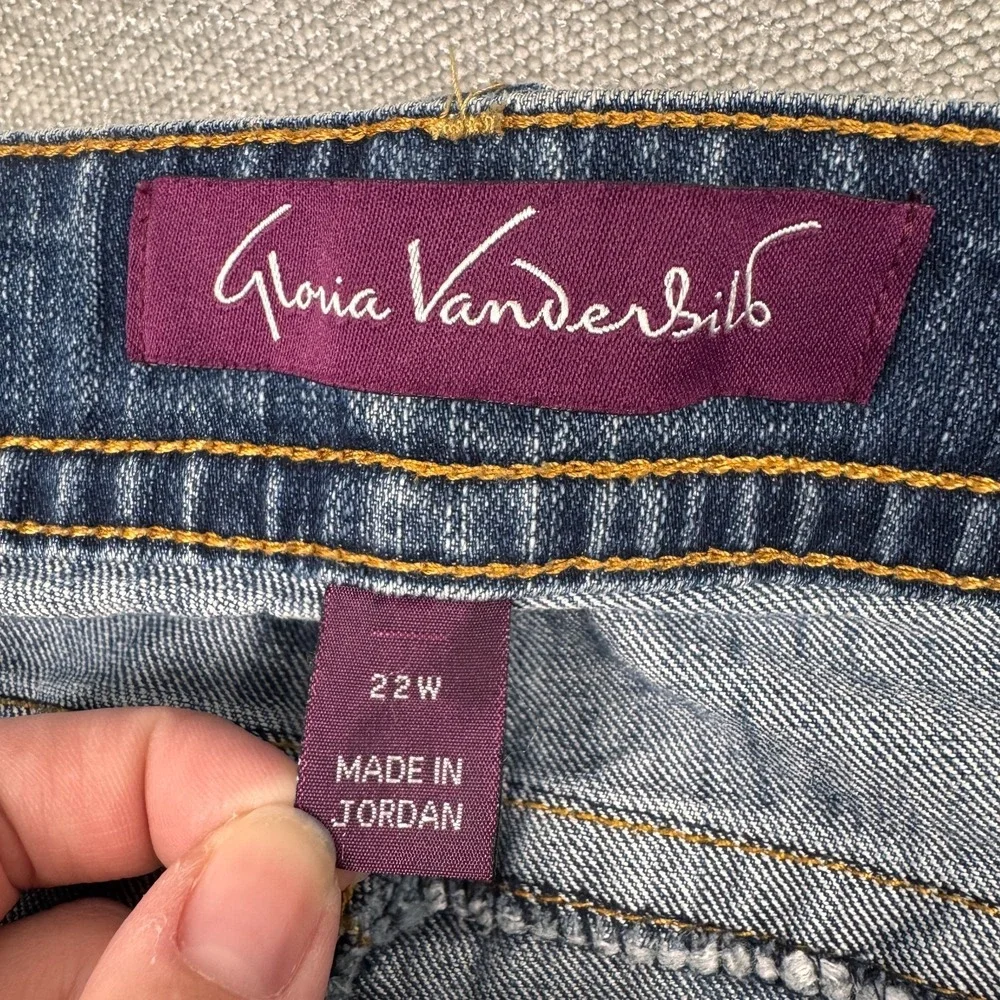 Gloria Vanderbilt – 22W Jeans